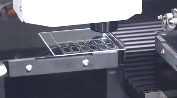 �����и��